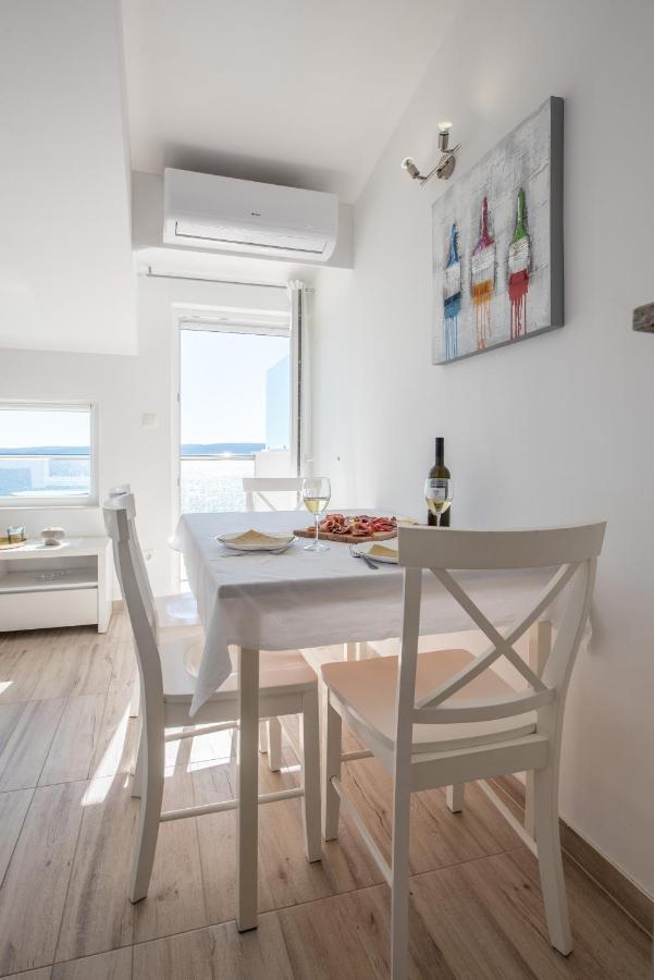 Apartments Amneris Trogir Exterior photo